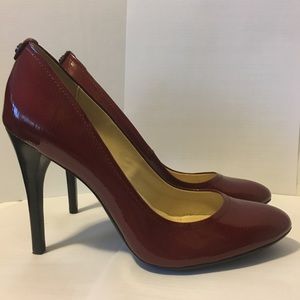 NEW ! LEATHER HEELS WITH STACKED HEELS  US 7.5M